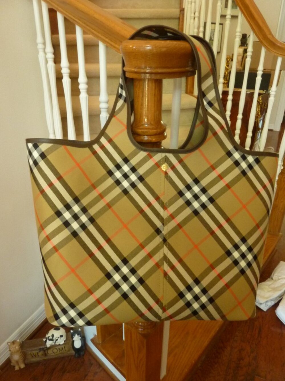 Brand New Burberry Medium Sand Tote Check Jacquard Tote bag